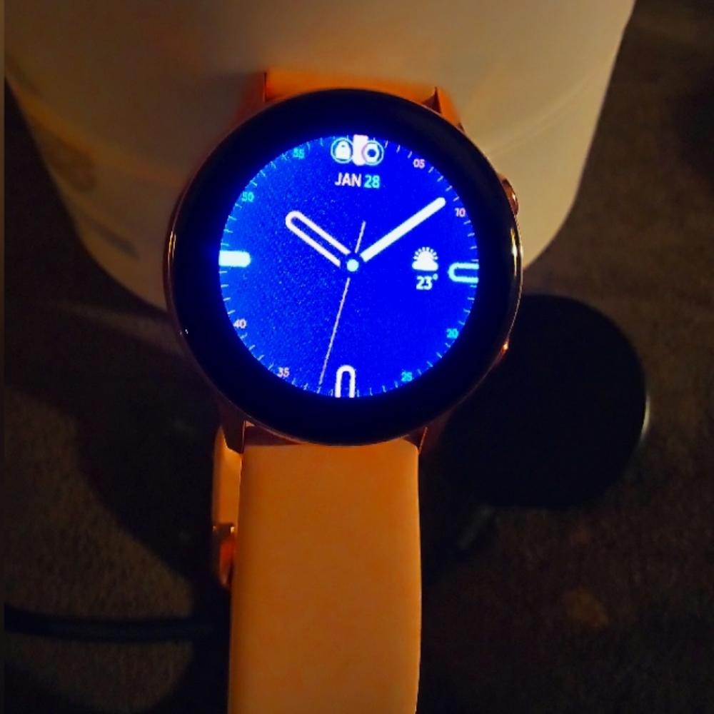 Women's Samsung smart watch w ear pieces Samsung gear S2 pinkish taupe